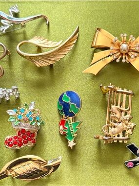 Vintage Enamel Globe and Star Pin - Blue Green Red Gold